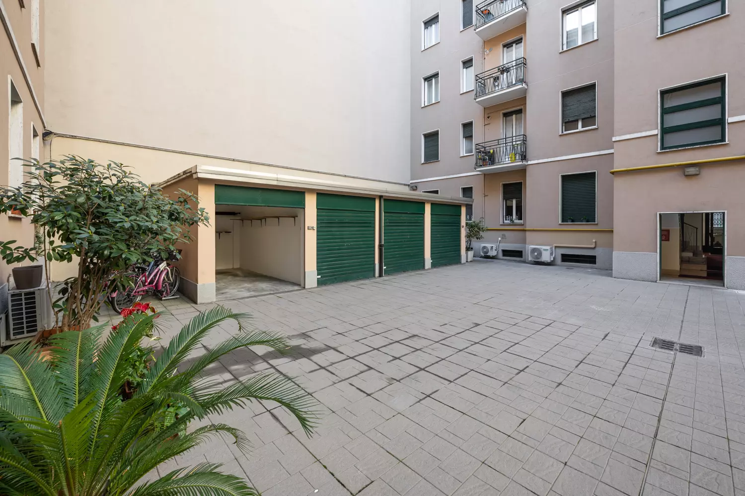 Affitto box viale Lombardia - immagine 11